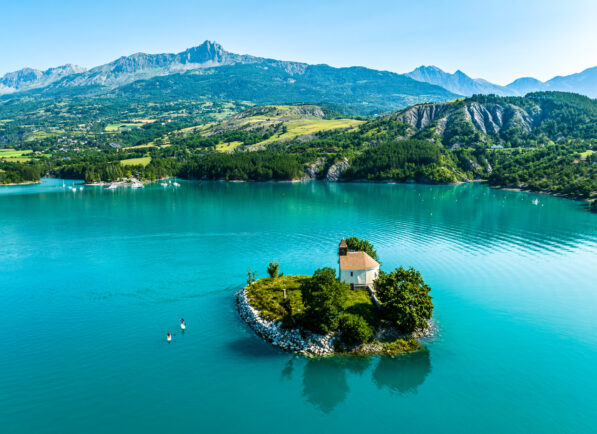 Lac de Serre-Ponçon Chapelle St Michel